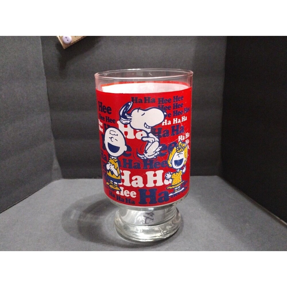 VINTAGE 1965 Peanuts Snoopy Charlie Brown Drinking Glass HAHA HEE HEE Graphic